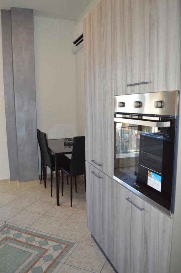 Emerella Luxury Suites Siderno Beach Exterior foto