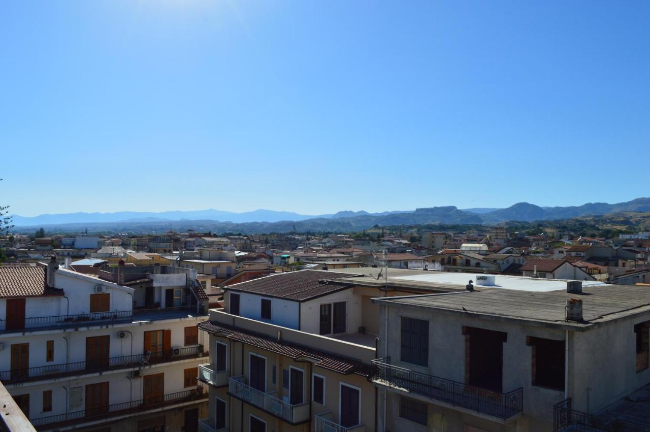 Emerella Luxury Suites Siderno Beach Exterior foto