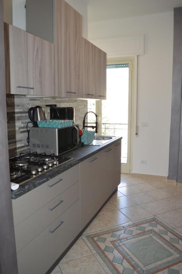 Emerella Luxury Suites Siderno Beach Exterior foto