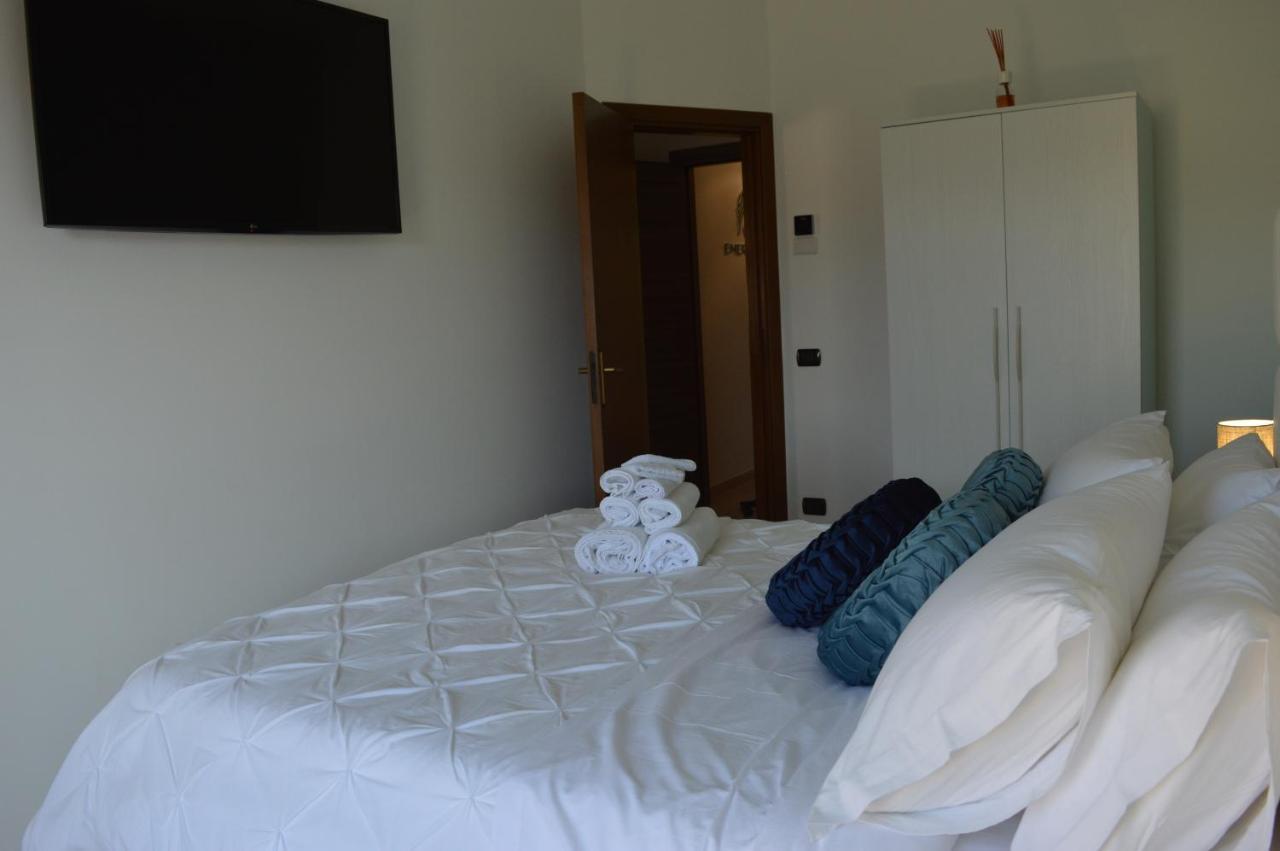 Emerella Luxury Suites Siderno Beach Exterior foto
