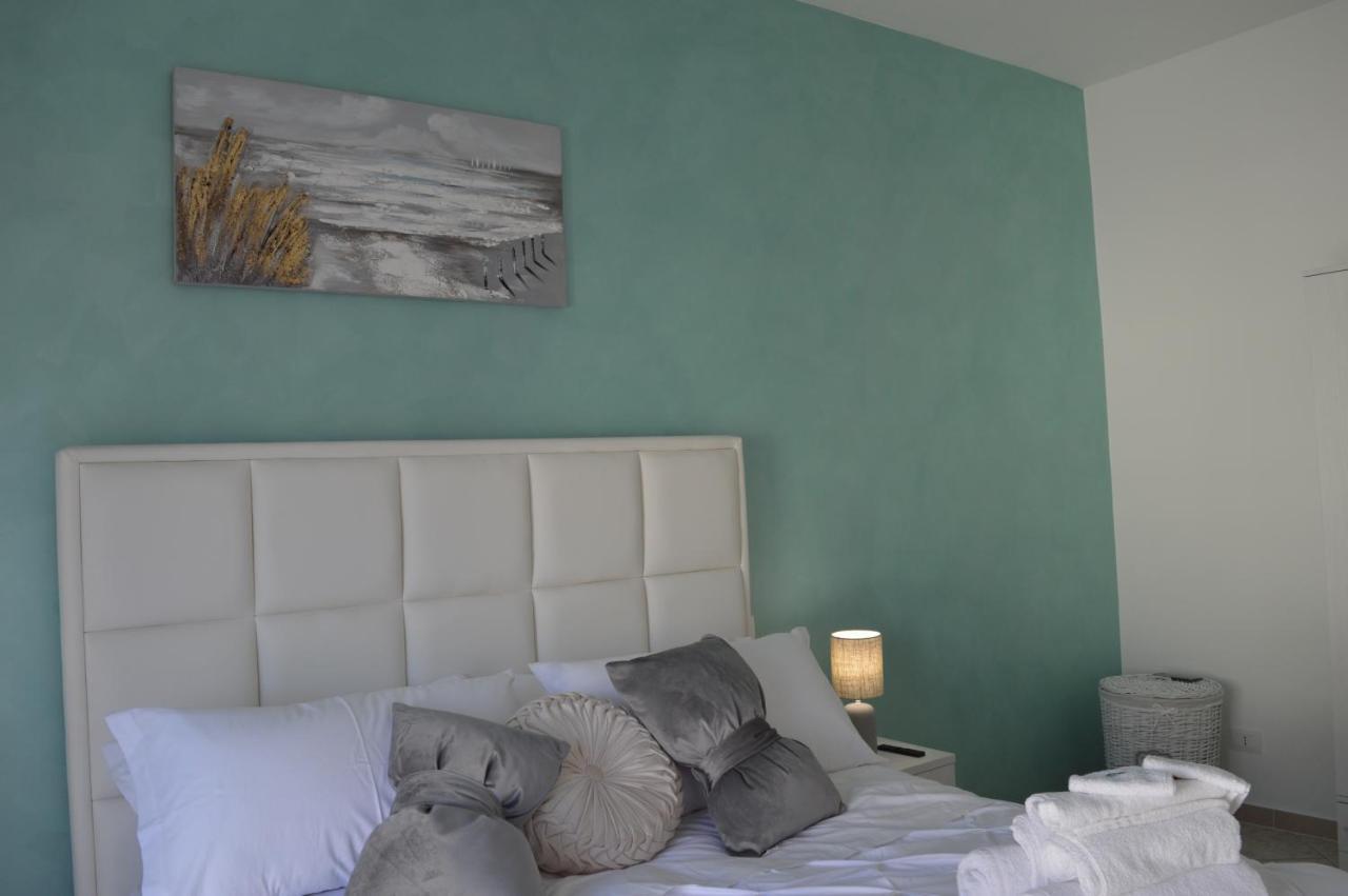Emerella Luxury Suites Siderno Beach Exterior foto